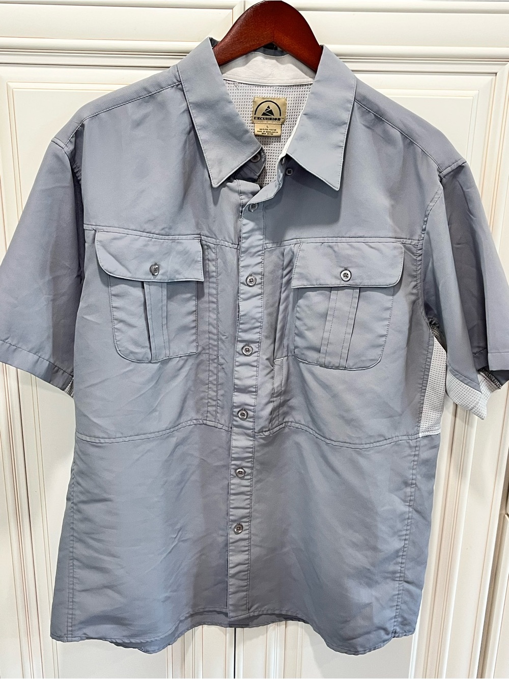 Excurzion Gray Short-Sleeve Men’s Button-Down Mesh Sides Fishing Shirt Large